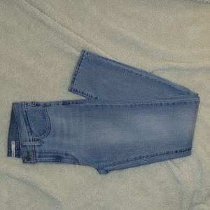Levi's Slimming High Waist Size 4 (27) Skinny Jeans